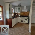 Przystanek Jeziorna 49 *