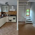 Przystanek Jeziorna 49 * Perlino