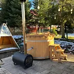 Przystanek Jeziorna 49 Вилла