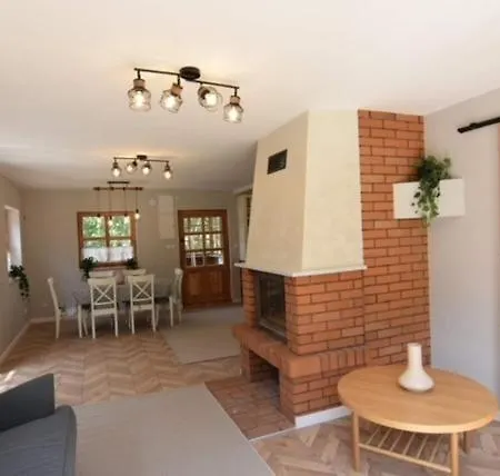 Przystanek Jeziorna 49 Villa Perlino