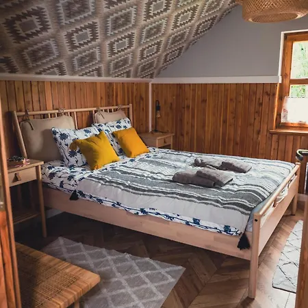 Przystanek Jeziorna 49 Perlino