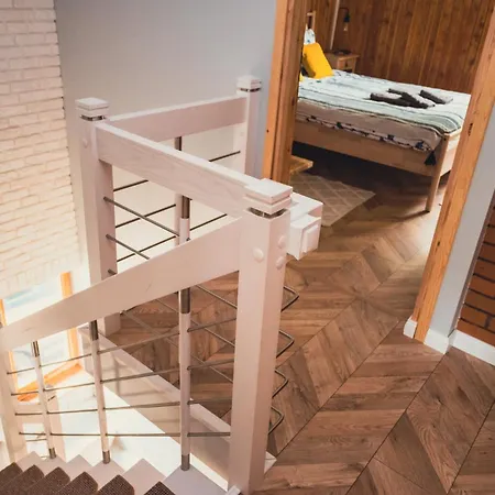 Przystanek Jeziorna 49 Villa Perlino
