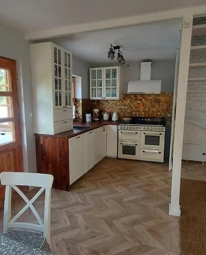 Przystanek Jeziorna 49 *