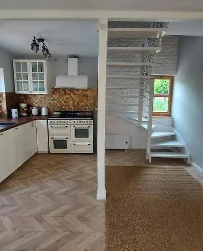 Przystanek Jeziorna 49 * Perlino