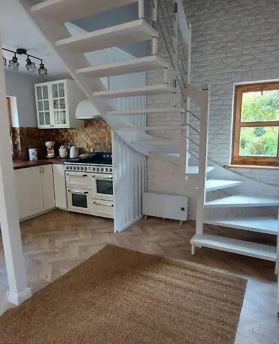 Przystanek Jeziorna 49 Willa Perlino