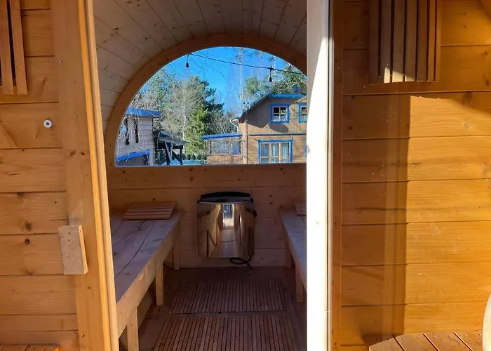 Przystanek Jeziorna 49 * Perlino