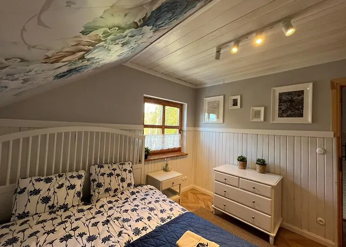 Przystanek Jeziorna 49 Willa Perlino