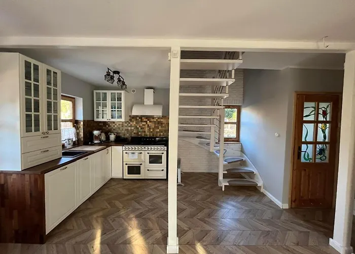 Przystanek Jeziorna 49 Willa