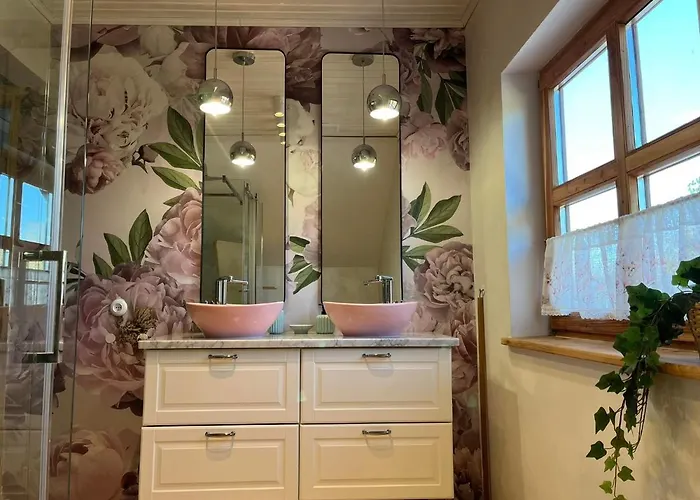 Przystanek Jeziorna 49 Willa