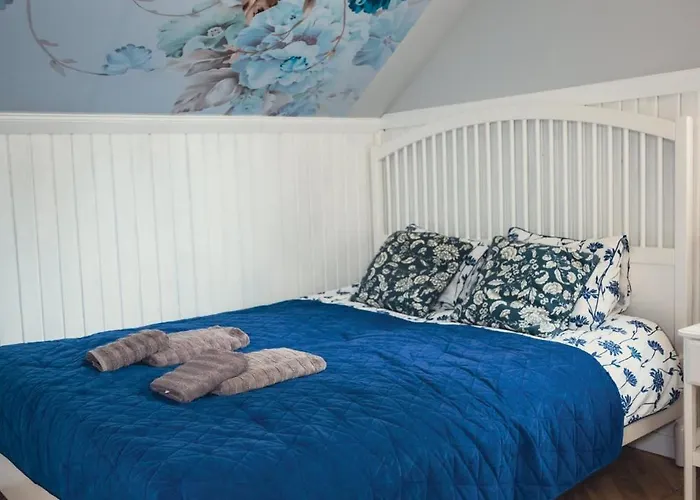 Przystanek Jeziorna 49 * Perlino