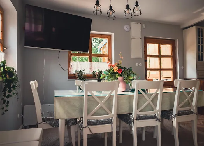 Przystanek Jeziorna 49 Willa