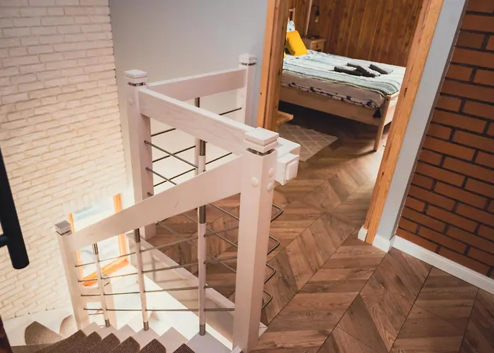 Przystanek Jeziorna 49 Willa Perlino