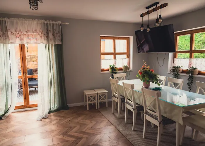 Willa Przystanek Jeziorna 49 Perlino