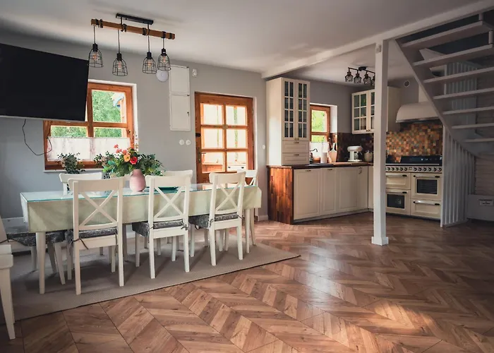 Przystanek Jeziorna 49 *