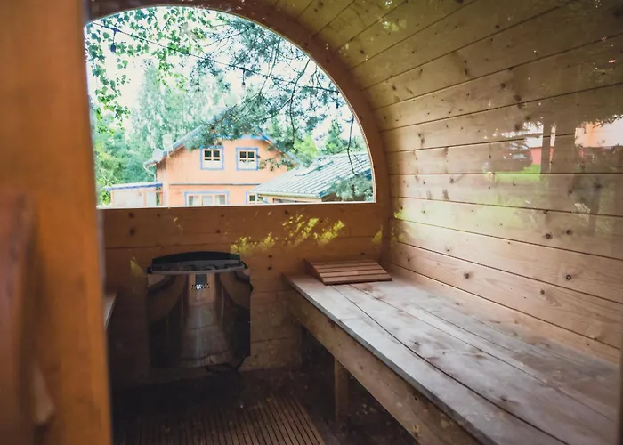 Przystanek Jeziorna 49 * Perlino